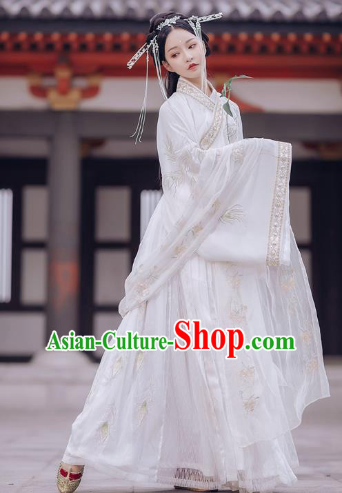 Chinese Traditional White Hanfu Dress Jin Dynasty Royal Princess Historical Costumes Ancient Court Lady Embroidered Apparels