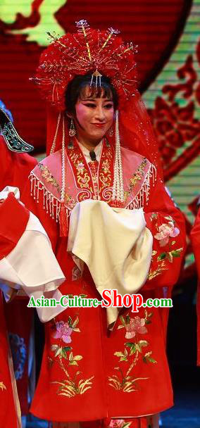 Chinese Shaoxing Opera Bride The Wrong Red Silk Costumes Yue Opera Wedding Garment Young Beauty Apparels and Headdress