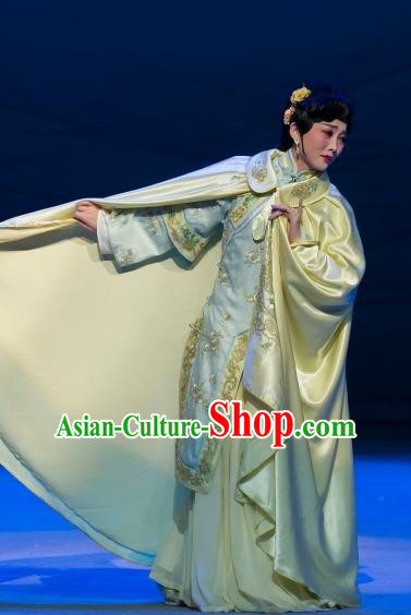 Chinese Beijing Opera Young Lady Apparels Costumes and Headdress Jin Lv Qu Traditional Peking Opera Hua Tan Actress Yun Ji Dress Garment