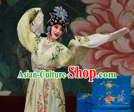 Chinese Beijing Opera Hua Tan Garment Costumes and Hair Accessories Bei Feng Jin Traditional Peking Opera Actress Yellow Dress Young Female Zhuo Wenjun Apparels