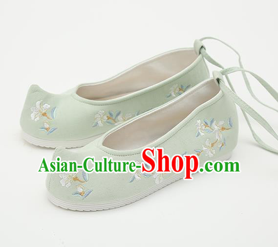 Chinese Handmade Light Green Embroidered Shoes Traditional Ming Dynasty Female Bow Shoes Hanfu Shoes Ancient Princess Shoes