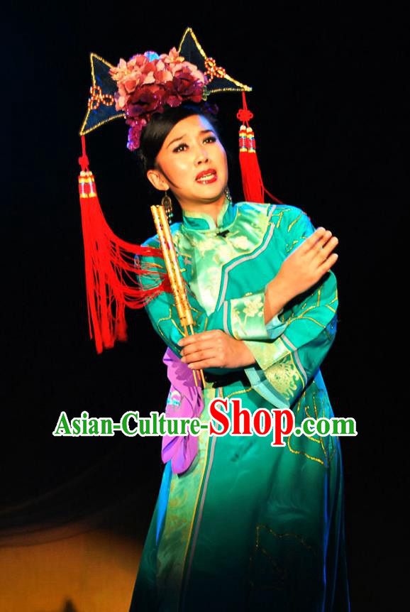 Chinese Beijing Opera Imperial Consort Garment Costumes and Headdress Shao Nian Tian Zi Traditional Qu Opera Hua Tan Apparels Qing Dynasty Court Woman Green Dress