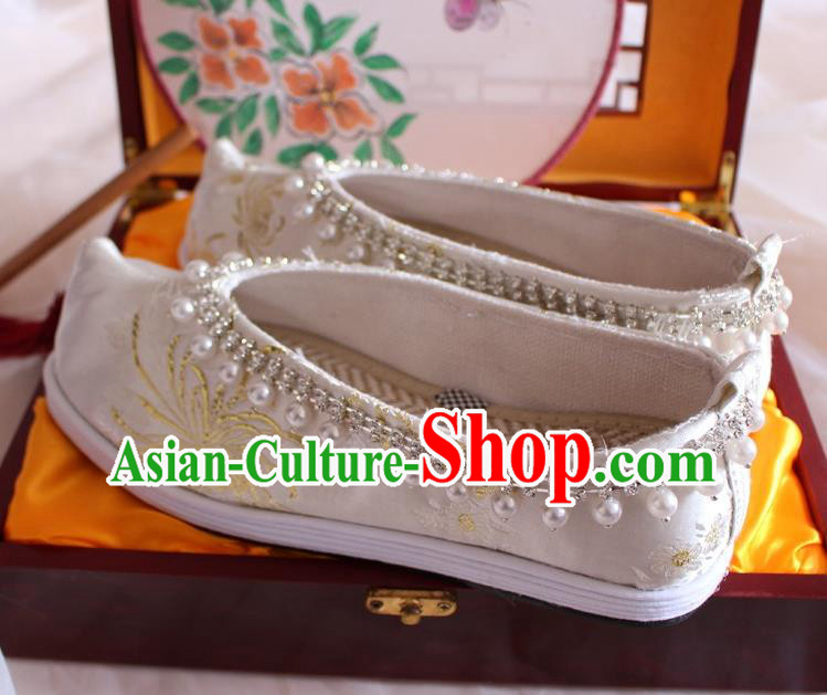 Chinese Traditional Pearls Hanfu Shoes Handmade Wedding Satin Shoes Ancient Princess Shoes Women Embroidered Shoes