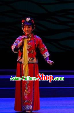 Chinese Cantonese Opera Bride Garment Dan Jia Nv Costumes and Headdress Traditional Guangdong Opera Village Girl Apparels Diva Shui Mei Red Dress