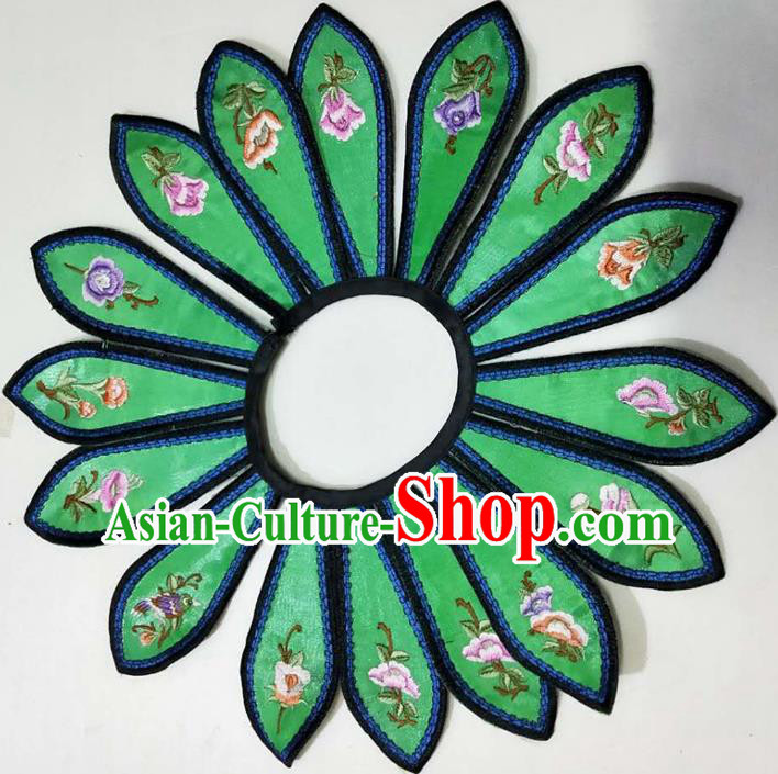 Chinese Traditional Qing Dynasty Embroidered Flowers Pattern Green Shoulder Embroidery Craft Embroidered Sixteen Pieces Shoulder Accessories