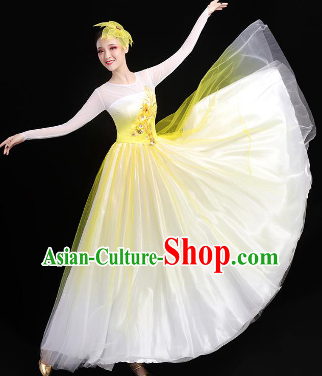 Traditional Chinese Opening Dance Costumes Stage Show Modern Dance Garment Chorus Group Yellow Veil Dress and Headpiece for Women