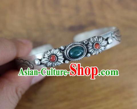 Chinese Traditional Tibetan Nationality Green Stone Bracelet Jewelry Accessories Decoration Handmade Zang Ethnic Carving Silver Bangle for Women