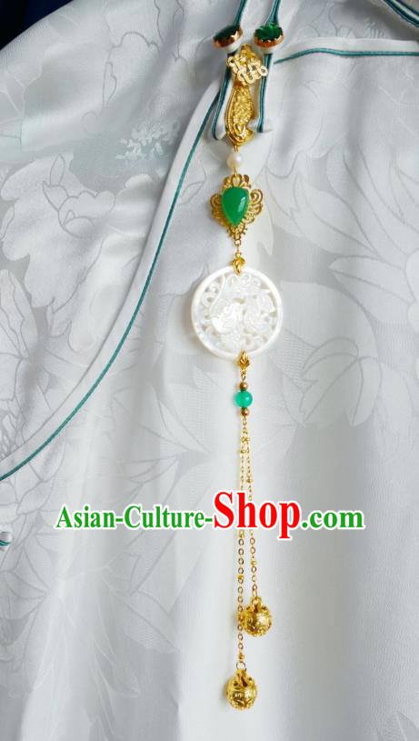 Chinese Classical Shell Carving Brooch Traditional Hanfu Cheongsam Accessories Handmade Golden Bells Tassel Breastpin Pendant for Women