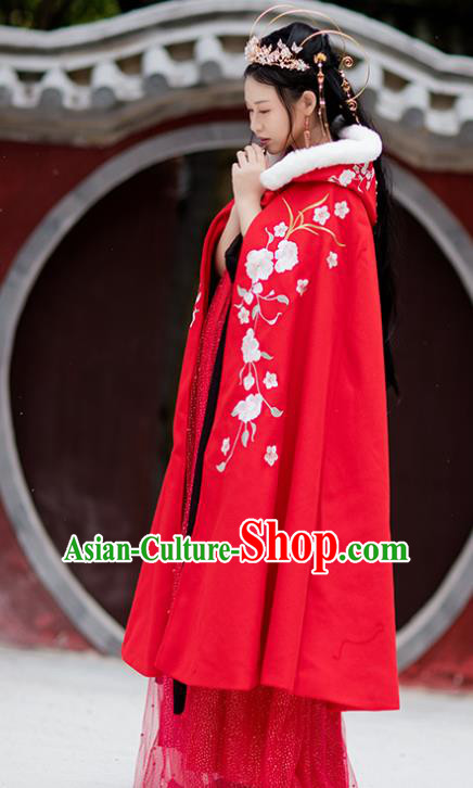 Chinese Ming Dynasty Embroidered Red Cloak Costumes Traditional Ancient Hanfu Garment Winter Woolen Cape for Women