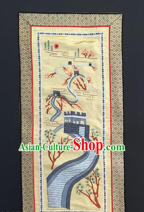 Chinese National Embroidered Light Yellow Paintings Traditional Handmade Embroidery The Great Wall Craft Decorative Silk Picture