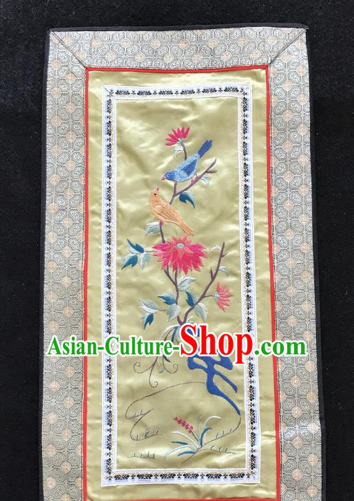 Chinese National Embroidered Chrysanthemum Paintings Traditional Handmade Embroidery Decorative Light Yellow Silk Picture Craft