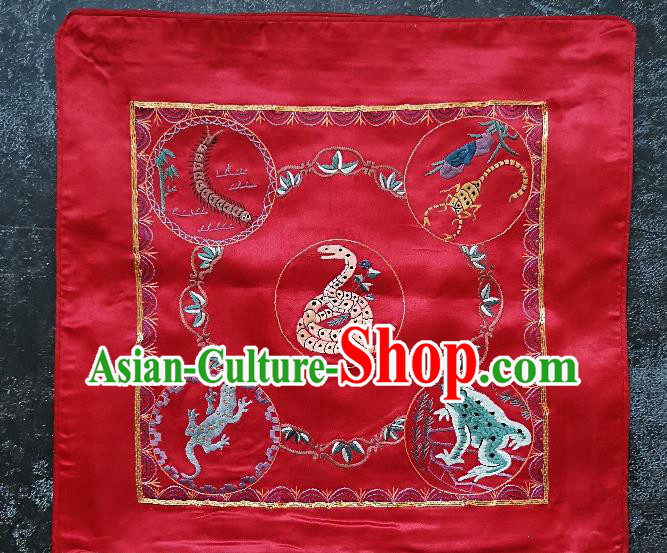 Traditional Chinese Embroidered Five Poisonous Creatures Fabric Hand Embroidering Dress Applique Embroidery Red Silk Patches Pillowslip Accessories