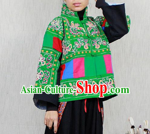 Traditional Chinese Embroidered Green Short Coat National Costume Tang Suit Plated Buttons Upper Outer Garment for Women