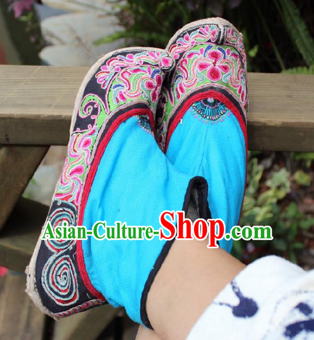 Asian Chinese Handmade Yunnan Ethnic Shoes National Shoes Embroidered Shoes Traditional Embroidery Court Shoes for Women