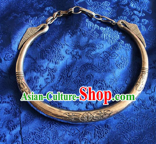 Chinese Handmade Miao Nationality Dance Silver Carving Jewelry Accessories Traditional Minority Ethnic Necklace for Women