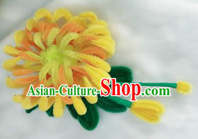 Chinese Traditional Qing Dynasty Imperial Concubine Yellow Velvet Chrysanthemum Hairpin Headwear Ancient Manchu Woman Hair Accessories Hair Clip