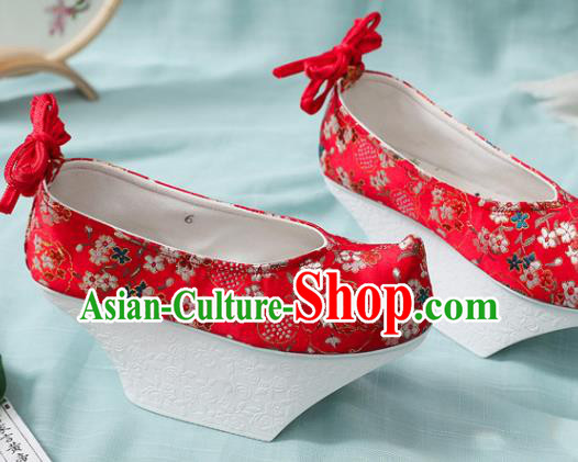 Chinese Qing Dynasty Princess Red Satin Embroidered Shoes Court Women Shoes Ancient Palace Lady Shoes Imperial Consort Saucers Shoes