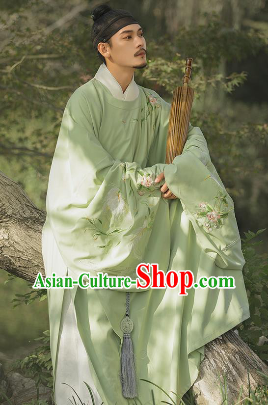 China Ancient Swordsman Embroidered Green Round Collar Robe Traditional Ming Dynasty Historical Hanfu Clothing for Men