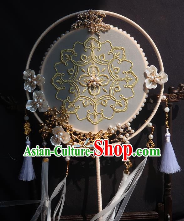 China Classical Wedding White Silk Fan Traditional Hanfu Fan Handmade Embroidered Palace Fan