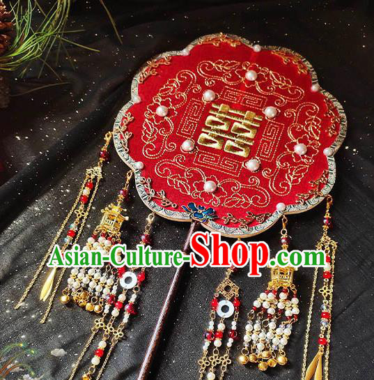China Handmade Wedding Tassel Fan Embroidery Red Silk Palace Fan Traditional Hanfu Fan