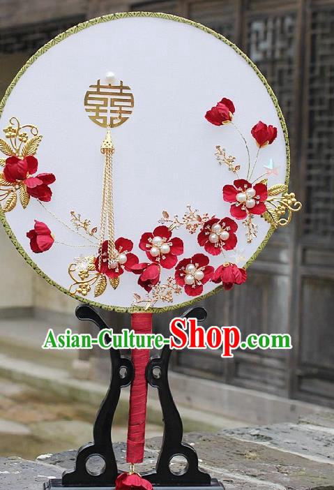 China Bride Red Plum Circular Fan Traditional Wedding Xiuhe Suit Silk Fan Handmade Palace Fan