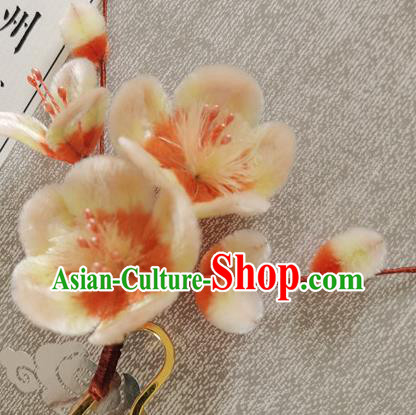 China Traditional Cheongsam Beige Plum Blossom Hairpin Handmade Hair Accessories Classical Velvet Hair Stick