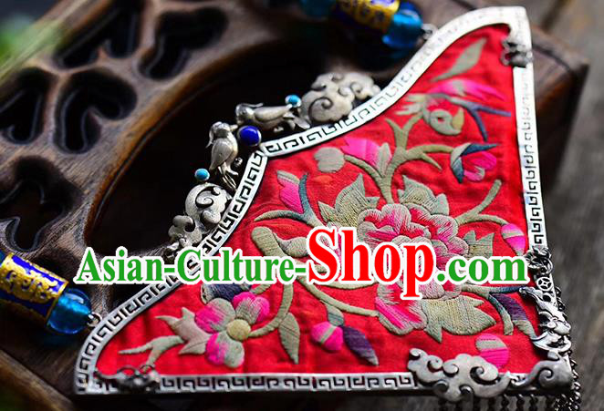 Chinese Classical Embroidered Necklet Pendant Handmade National Necklace Ethnic Silver Accessories