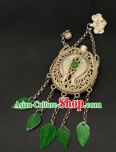 Chinese Handmade National Chrysoprase Sachet Pendant Cheongsam Jewelry Classical Golden Waist Accessories