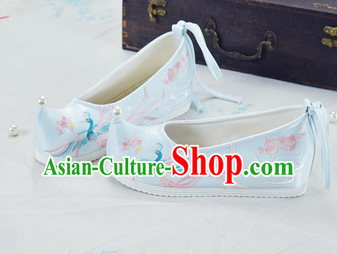 China Women Embroidered Shoes National Shoes Traditional Wedding Shoes Light Blue Cloth Shoes