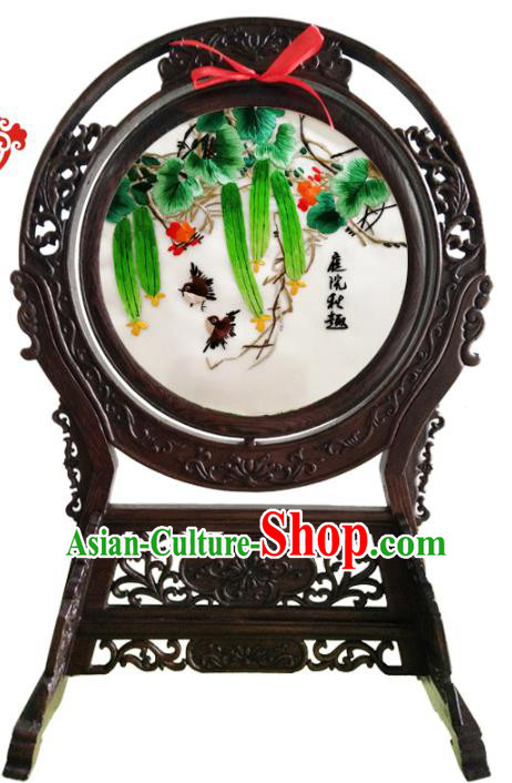 China Embroidered Luffa Desk Screen Suzhou Embroidery Craft Handmade Wenge Table Ornament