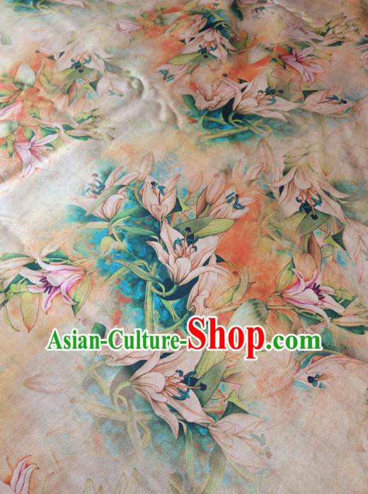 China Traditional Lily Flowers Pattern Gambiered Guangdong Gauze Cheongsam Silk Fabric Light Yellow Satin Cloth