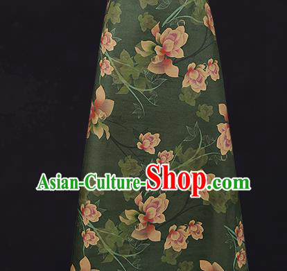 China Classical Cheongsam Green Silk Fabric Gambiered Guangdong Gauze Traditional Mangnolia Pattern Brocade