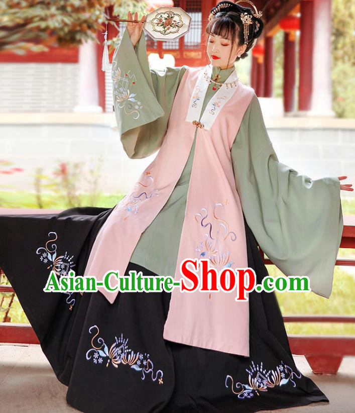 Chinese Ancient Noble Lady Embroidered Costumes Traditional Ming Dynasty Royal Princess Hanfu Clothing