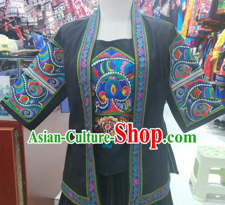 Chinese Ethnic Folk Dance Costumes Traditional Guizhou Miao National Minority Stage Performance Embroidery Clothing