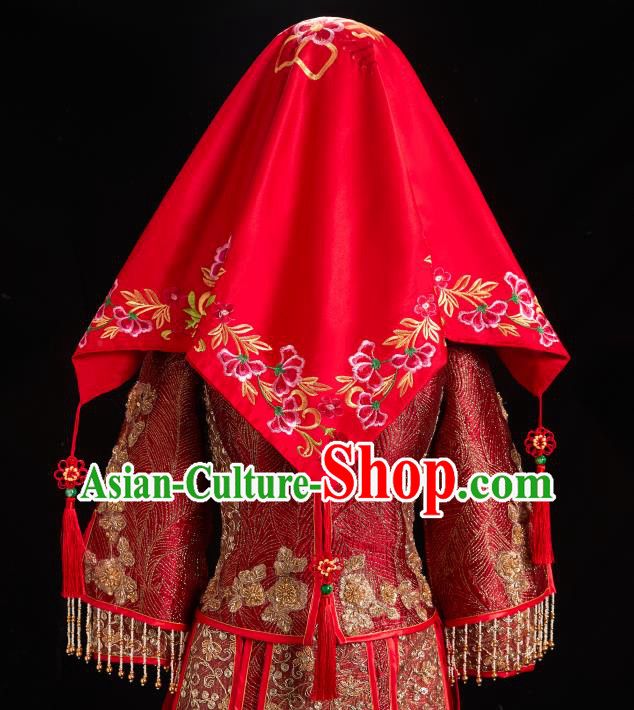 China Traditional Wedding Headpiece Red Satin Kerchief Xiuhe Suit Embroidered Bridal Veil