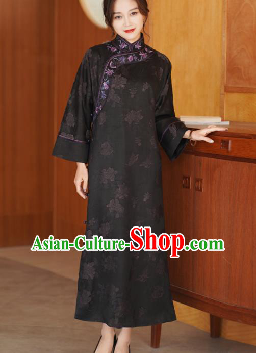 Republic of China Classical Embroidered Black Silk Qipao Dress Traditional Stand Collar Cheongsam Clothing
