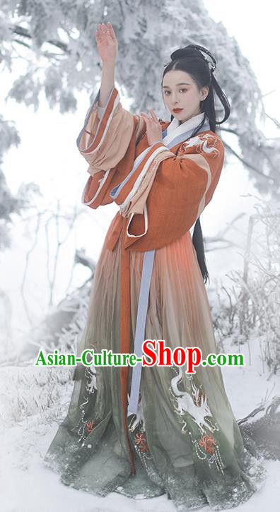 China Traditional Jin Dynasty Court Beauty Historical Clothing Ancient Royal Princess Hanfu Dress Garment for Women