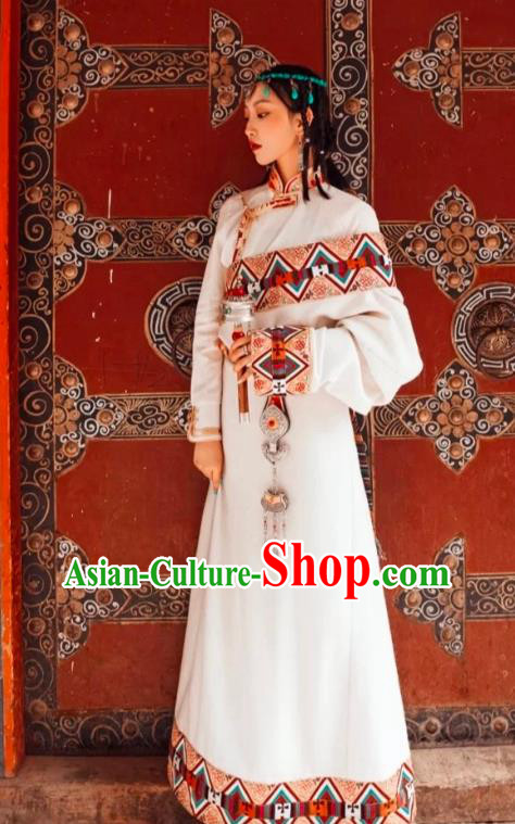 China Zang Nationality Stage Performance Clothing Traditional Xizang Minority Woman White Blouse and Tibetan Robe