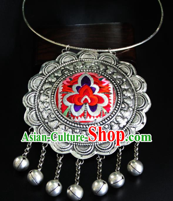 China Handmade Hmong Ethnic Embroidered Necklet Accessories Traditional Miao Minority Stage Performance Silver Necklace