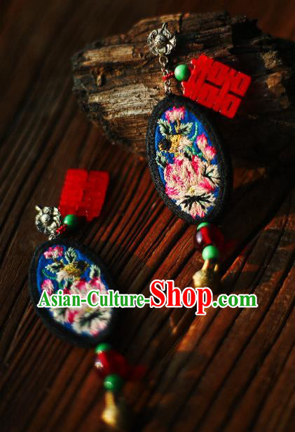 China Traditional Cheongsam Embroidered Ear Accessories National Wedding Golden Bell Earrings
