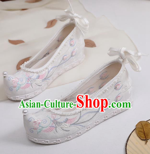 China Embroidered Phoenix Peony Shoes Traditional Ming Dynasty Princess Shoes White Cloth Shoes