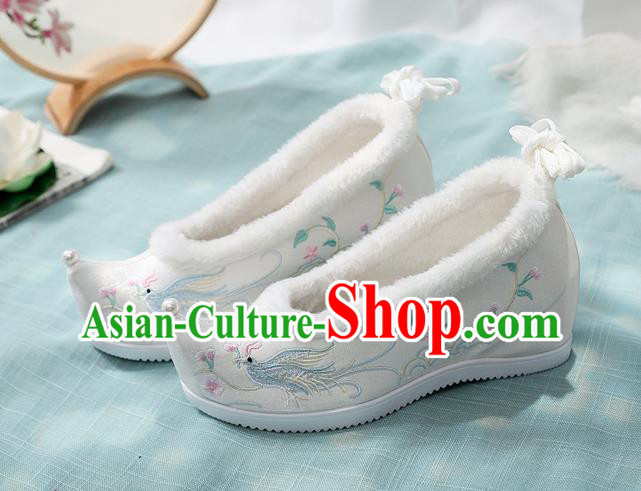 Chinese National Winter Shoes Classical Dance Wedge Heel Shoes Embroidered White Cloth Shoes