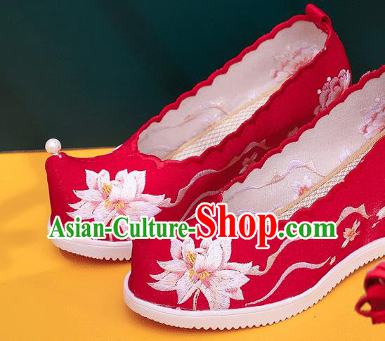 China Handmade Xiuhe Wedge Shoes National Folk Dance Shoes Traditional Hanfu Embroidered Red Cloth Shoes