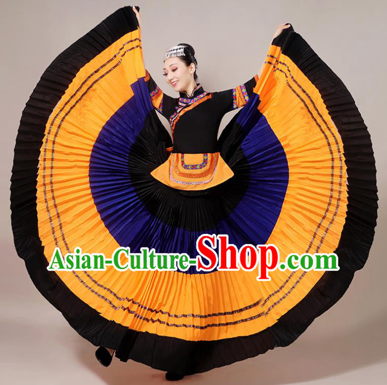China Xiangxi Ethnic Performance Outfits Yi Minority Folk Dance Dress Nationality Clothing and Silver Hair Comb