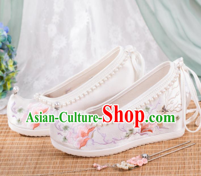 Chinese National Embroidered White Cloth Shoes Traditional Pearls Hanfu Shoes Classical Wedge Heel Shoes