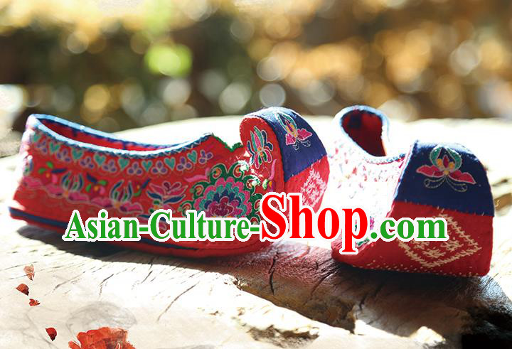 Chinese Yi Nationality Wedding Shoes Handmade Embroidered Red Cloth Shoes Traditional Ethnic Bride Shoes