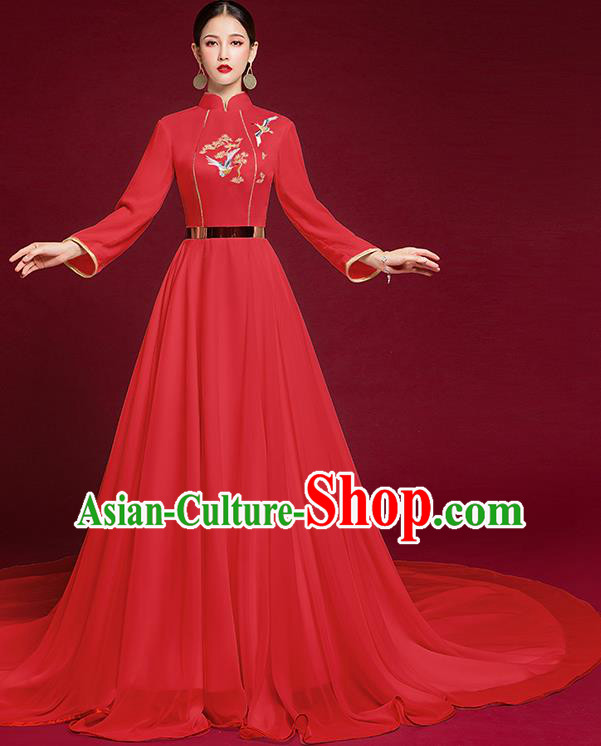 China Trailing Red Veil Full Dress Catwalks Embroidered Dress Garment Compere Cheongsam Stage Show Bride Clothing