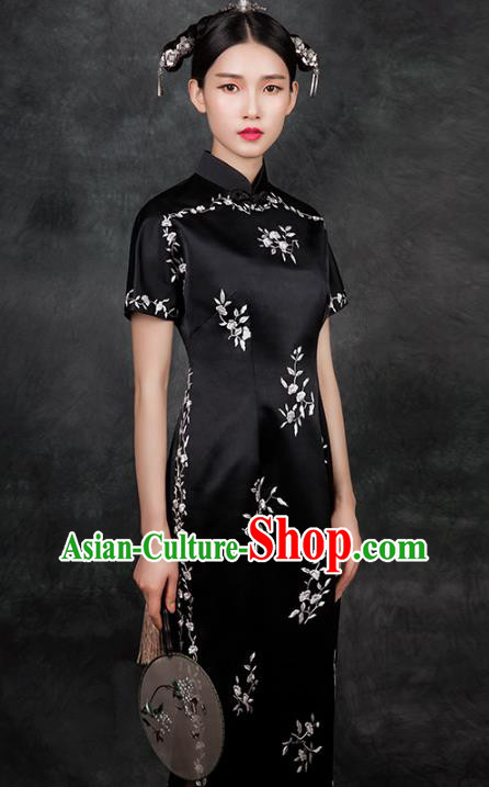 China Classical Dance Black Silk Cheongsam Traditional Minguo Young Lady Embroidered Qipao Dress