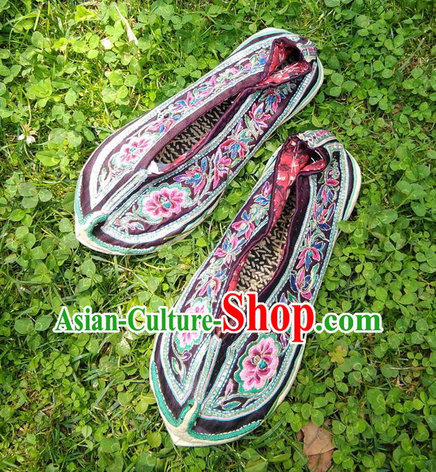 Chinese Yunnan Ethnic Woman Shoes National Embroidered Purple Cloth Shoes Traditional Yi Nationality Shoes