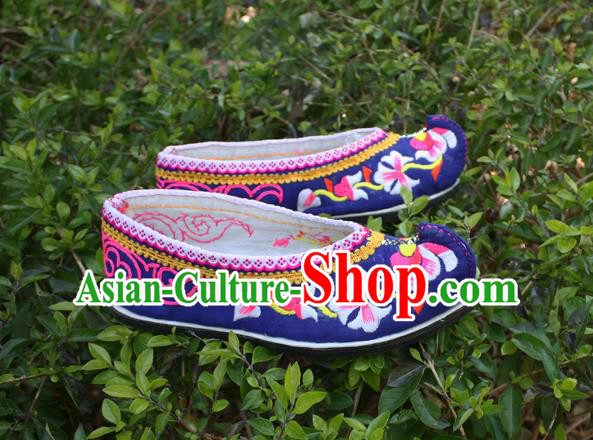Chinese Ethnic Female Shoes Traditional Yi Nationality Shoes National Deep Blue Embroidered Shoes Handmade Strong Cloth Soles Shoes